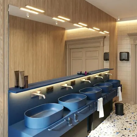 The Owl Capsulehotel *